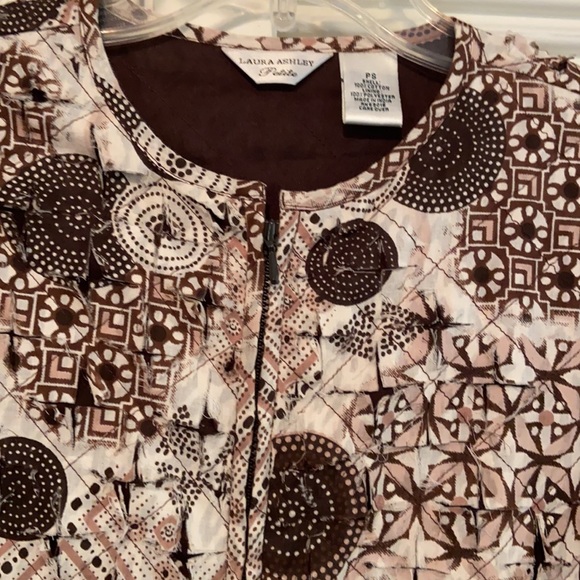 LAURA ASHLEY Zip Front Top - Picture 3 of 9